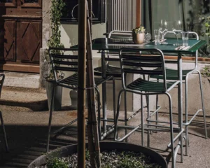 Stehtische, La Promenade Café